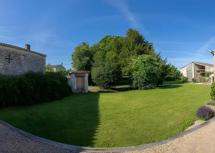 Les Cagouilles فندق مبيت وإفطار 3*